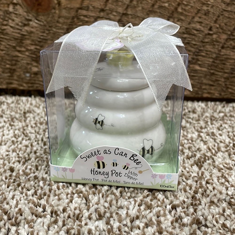 Kate Aspen Sweet As Can Bee Ceramic Honey Pot with Wooden Dipper (Set of 4) - Picture 2 of 8